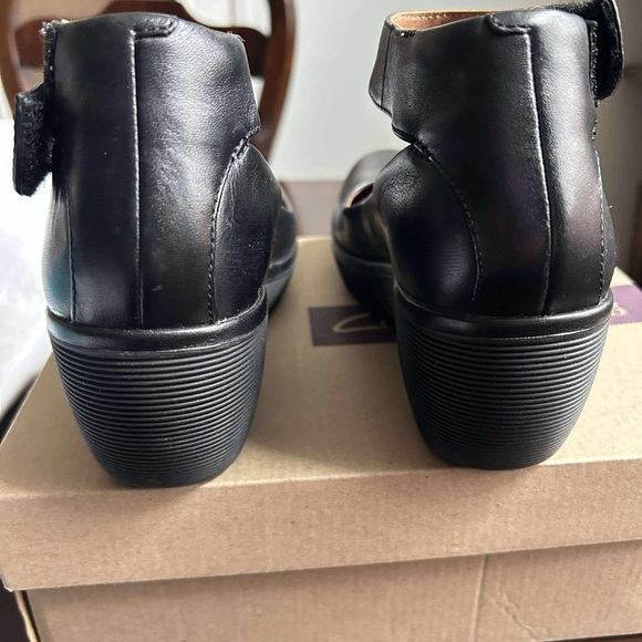 Clarks Black Leather Women's platform wedge with Ankle Strap - Picture 4 of 4